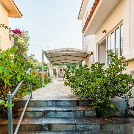 Casa Nebari Seaside Retreats - Fully Equipped, Ideal Spot *