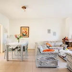 Casa Nebari Seaside Retreats - Fully Equipped, Ideal Spot