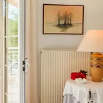 Casa Nebari Seaside Retreats - Fully Equipped, Ideal Spot Petalídhion