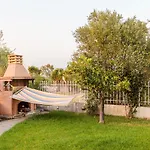 Casa Nebari Seaside Retreats - Fully Equipped, Ideal Spot *