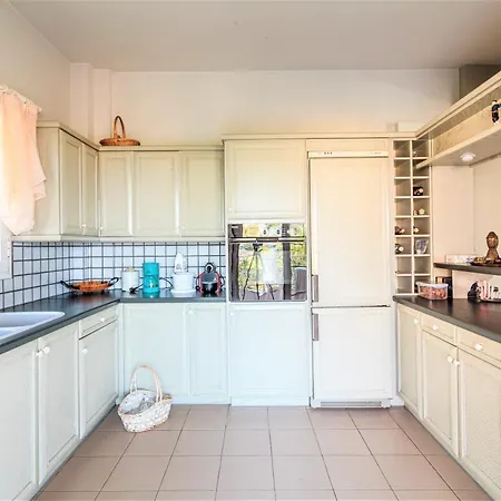 Casa Nebari Seaside Retreats - Fully Equipped, Ideal Spot