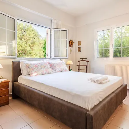 Casa Nebari Seaside Retreats - Fully Equipped, Ideal Spot *