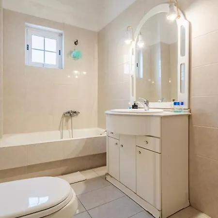 Casa Nebari Seaside Retreats - Fully Equipped, Ideal Spot Petalídhion