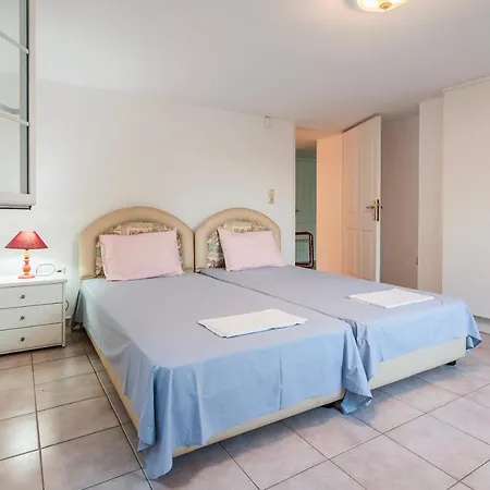 Casa Nebari Seaside Retreats - Fully Equipped, Ideal Spot Апартаменты *