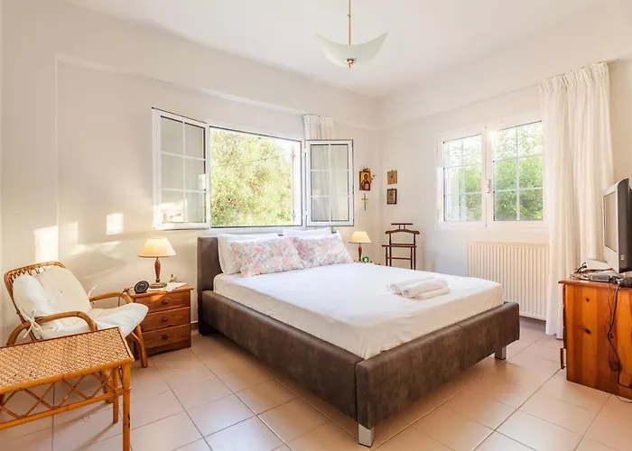 Casa Nebari Seaside Retreats - Fully Equipped, Ideal Spot