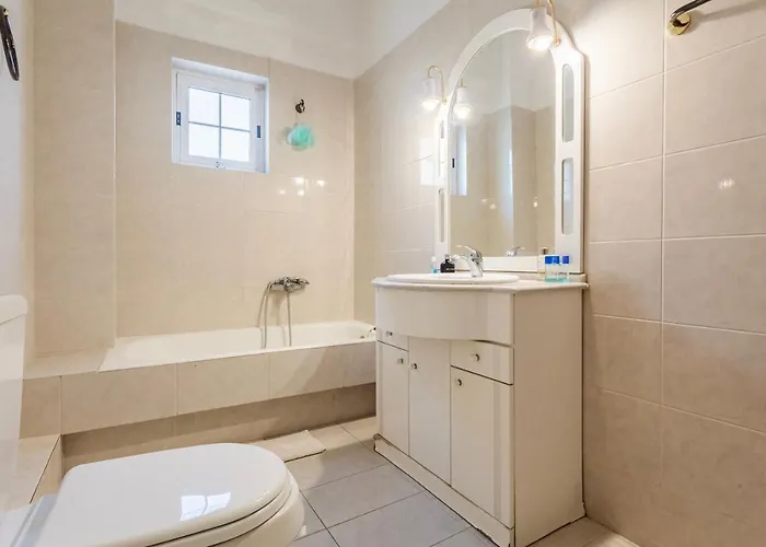 Casa Nebari Seaside Retreats - Fully Equipped, Ideal Spot Petalídhion