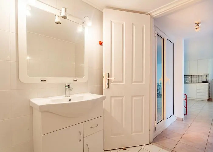 Casa Nebari Seaside Retreats - Fully Equipped, Ideal Spot Petalídhion